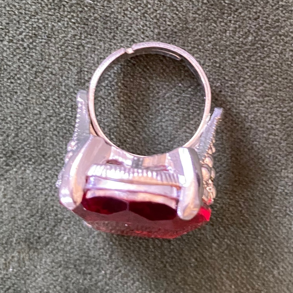 Ring - Picture 4 of 5